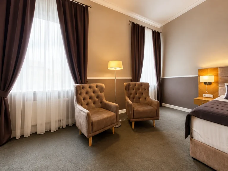 Deluxe DBL with Sofa, Modern Art Hotel Львів — фото 3