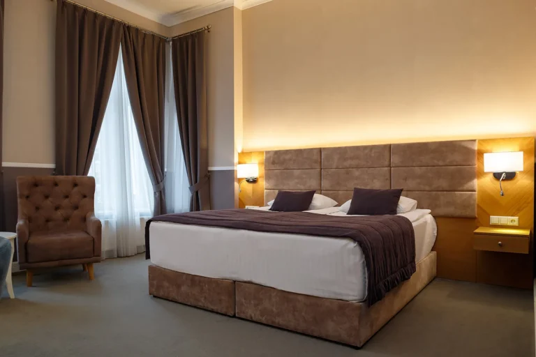 Deluxe DBL with Sofa, Modern Art Hotel Львів — фото 5
