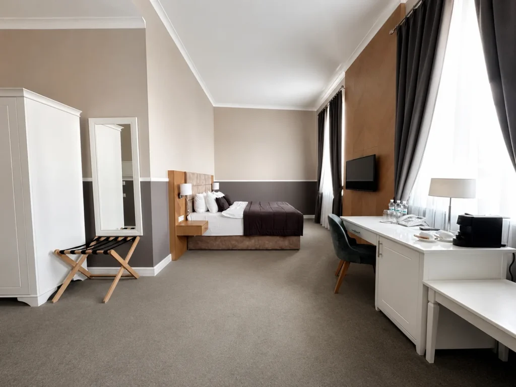 Deluxe DBL with Sofa