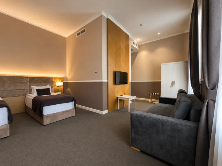 Deluxe DBL/TWIN with Sofa, Modern Art Hotel Львів — фото 4